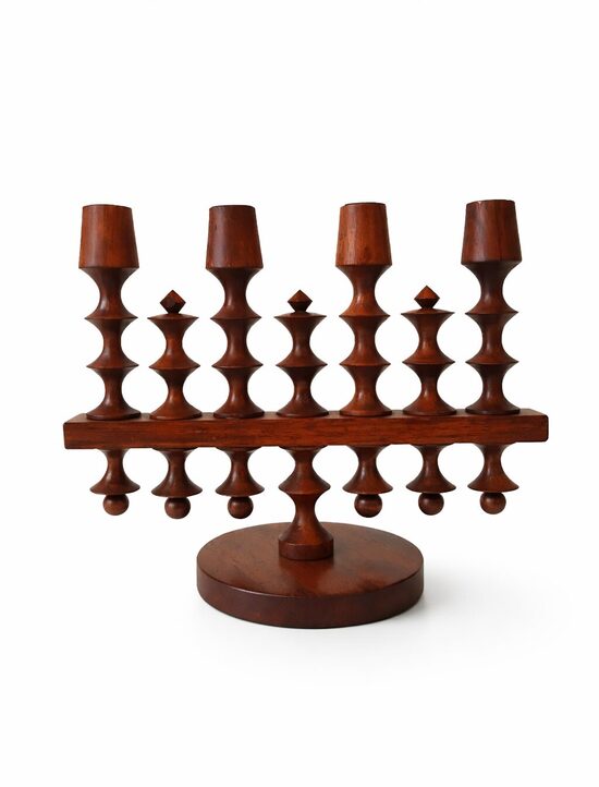  1970. gadu koka svečturis 